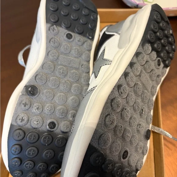 Vintage Havana Silver and White Sneakers - Picture 6 of 7